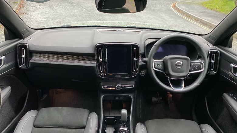 Volvo XC40 2.0 B3P Plus Dark 5dr Auto Petrol Estate